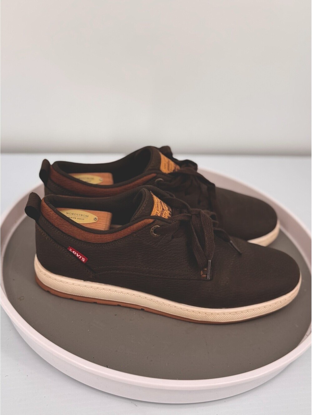 Levi Brown Leather Casual Sneaker Mens size 8.5 Lace Up Comfort NWOB